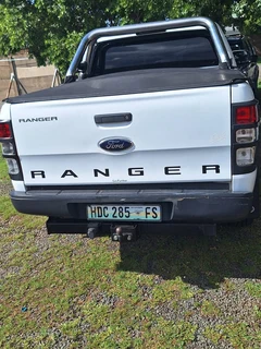 FORD RANGER FOR SELL VERY CLEAN RANGER DRIVE AND GO