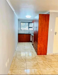 Open Bachelor Flat