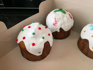 Christmas cakes and cupcakes