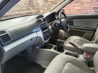 2005 Kia Cerato Sedan