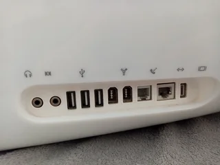 ️ Apple eMac G4 (Early-2000s Vintage All-in-One Mac – Powers On, Beeps 5 Times)