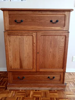 蝹 Solid Oak Vintage Entertainment Cabinet and Storage