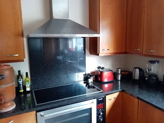 Spacious Room to Rent (Mountain View) in Penthouse-Style Apartment — Available 1 Jan 2026