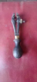 1&#34; hand held vice.