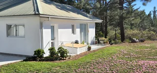 Private, secure garden apartment in prestige area. Water, Wifi, refuse removal, parking incl.