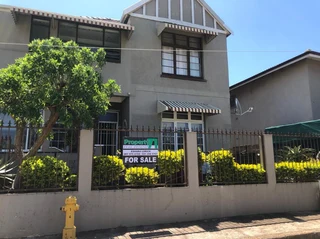 JUNIPER RD - ESSENWOOD - DBL STOREY HOME FOR SALE- 7 BED/7BATH  AT R 2900000.00