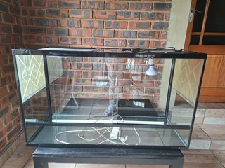 Reptile enclosure