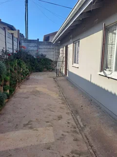 2 bed unit avail for immediate occupation