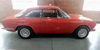 Alfa Romeo 1600 GT Step Nose.