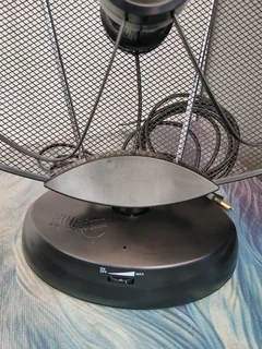 Ellies rotating indoor antenna with amplifier