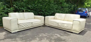 Stunning Full Leather Lounge Suite 2 Large 2 Seater Couches Cream Beige colour 200cm each length