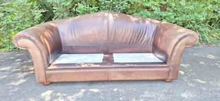 Gorgeous Old Skool Coricraft Colonial KUDU Leather Couch 3 Seater Zambezi Tan Brown Leather Sofa