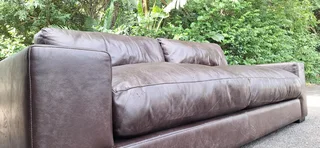 Stylish KLOOFTIQUE Nu York Cubist Style LARGE Seater Genuine Leather Couch Brown Colour 223cm