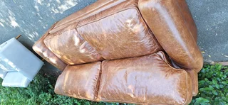 LIKE NEW Leather Couch Colonial Styled Stunning Butterscotch Tan Brown Colour 208cm