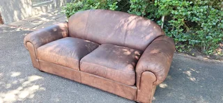 WEYLANDTS Retro Old Skool Styled 2 seater Leather KUDU Couch Hazelnut Brown 190cm