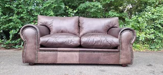 Beautiful Gates to Africa 2 seater Leather Couch Windsor Sofa 188cm Hazelnut Brown color