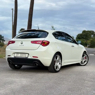 Alfa Romeo Giulietta 2012 1.8TBi