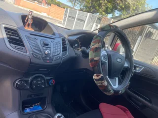 2013 Ford Fiesta Hatchback