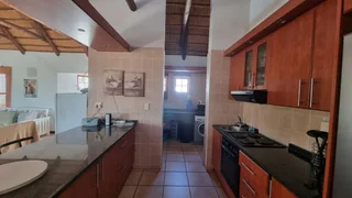 Self Catering Fishermans Cottage- Dwarskersbos- 3 min walk to Beach- Estate Swimming pool