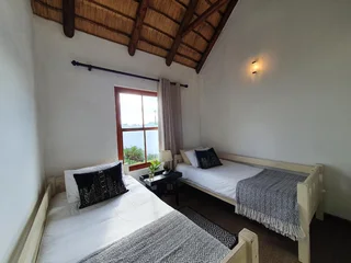 Self Catering Fishermans Cottage- Dwarskersbos- 3 min walk to Beach- Estate Swimming pool