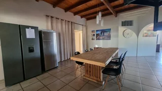 Share A Villa-Large Room with ensuite-Fully furnished and Serviced 4 Single Professional