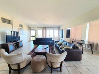 Share A Villa-Large Room with ensuite-Fully furnished and Serviced 4 Single Professional