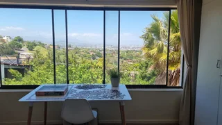 Share A Villa-Large Room with ensuite-Fully furnished and Serviced 4 Single Professional