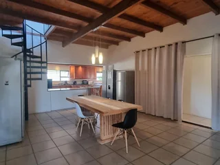 Upmarket Fully Furnished And Serviced 4 Single Professionals -Large Room with Ensuite