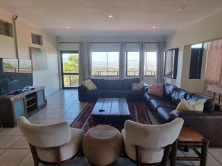 Upmarket Fully Furnished And Serviced 4 Single Professionals -Large Room with Ensuite