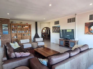 Upmarket Fully Furnished And Serviced 4 Single Professionals -Large Room with Ensuite