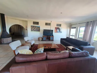 Upmarket Fully Furnished And Serviced 4 Single Professionals -Large Room with Ensuite