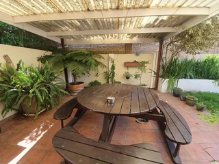 Upmarket Fully Furnished And Serviced 4 Single Professionals -Large Room with Ensuite