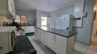 2026 Student Accommodation-Ladies Only-  Furnished Incl Elec-water-Fibre-Cleaning-laundry