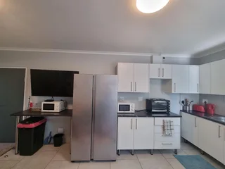 2026 Student Accommodation 4 Post Graduates-Fully Furnished/Serviced-Boston-Bellville
