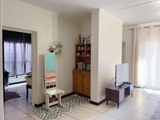 3 Beds and 2baths Apt for Sale