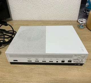 XBOX One S 500GB - R3,500