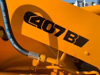 1998 JCB 407B  Front Loader