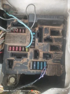 Renault fusebox fixing while you wait