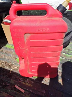 Fuel container