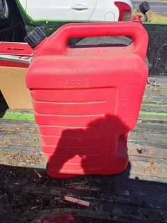 Fuel container