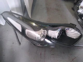 Kia sportage Headlight for Sale whatsapp 0604363316