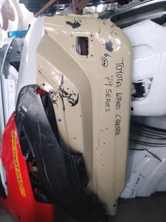 Land Cruiser Fenders for Sale whatsapp 0604363316