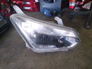 Isuzu Dmax Headlight Xenon R/hand Side For Sale Whatsapp 0604363316