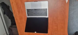 MacBook Pro 13-inch (2017, Intel i5, 8GB RAM, 256GB SSD) – Fully Functional