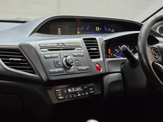 2016 Honda Civic 1.8 EXECUTIVE Sedan