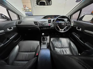 2016 Honda Civic 1.8 EXECUTIVE Sedan