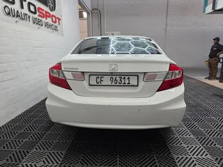 2016 Honda Civic 1.8 EXECUTIVE Sedan