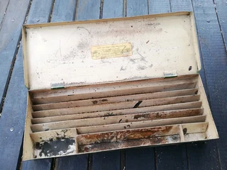 Vintage Uno Stencil Tin (Price Includes Postage)