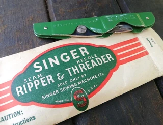 Singer Vintage Sewing Tool (Price Includes Postage)