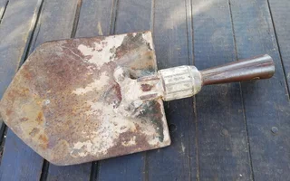 WW2 Military Army Shovel (Price Includes Postage)